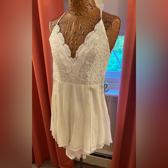 Lulus Ivory Backless Lace Star Spangled Romper - Small - EUC - Picture 4 of 10